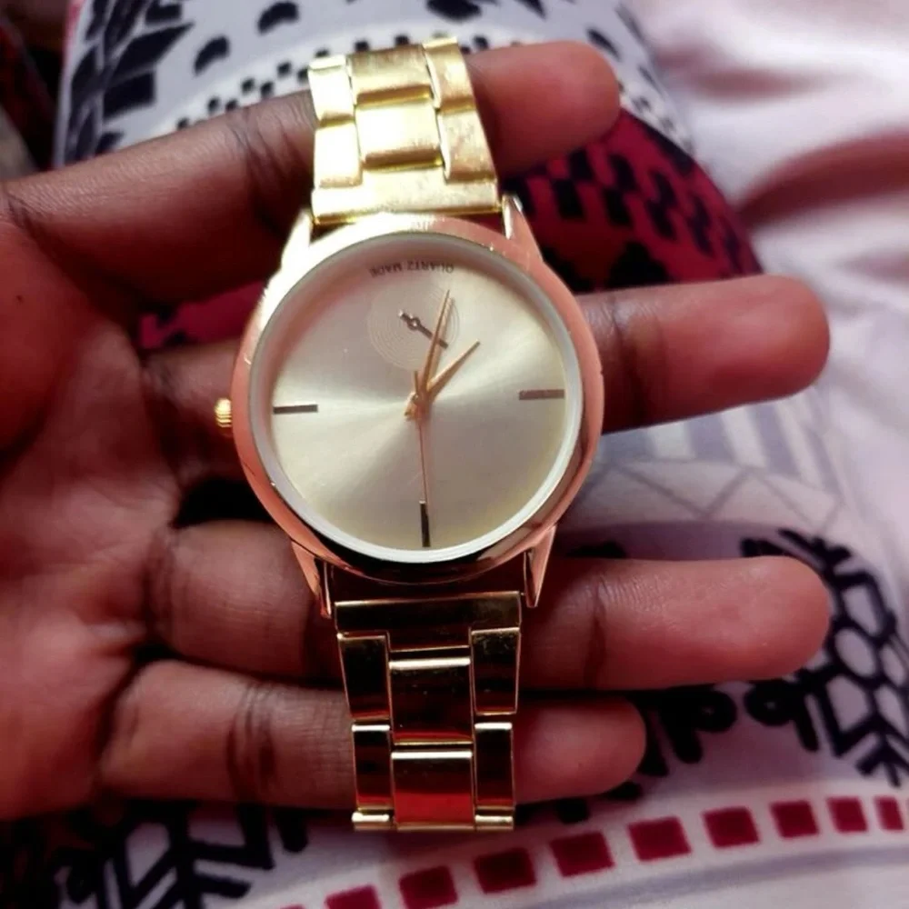 New Luxury Gold Unisex Minimalist Round Pointer Quartz Made Chain Link Watch